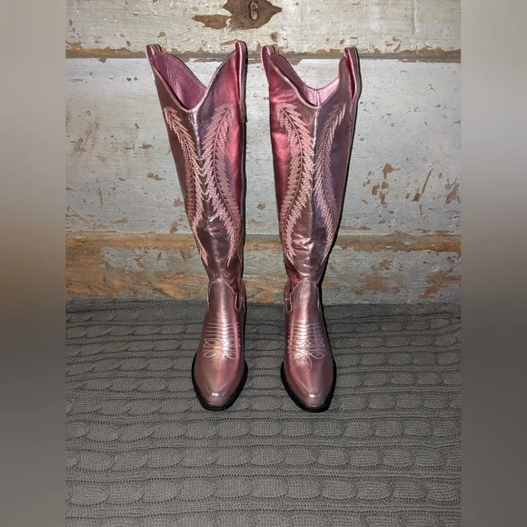 Women's Pink Metallic Cowboy Boots Size 8 - Picture 1 of 8